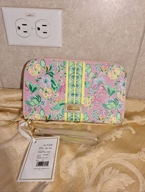 Lilly Pulitzer Pink Floral Zip Travel Wallet Wristlet